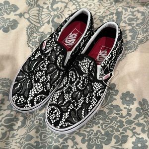Brand new vans women’s 8 lace slides